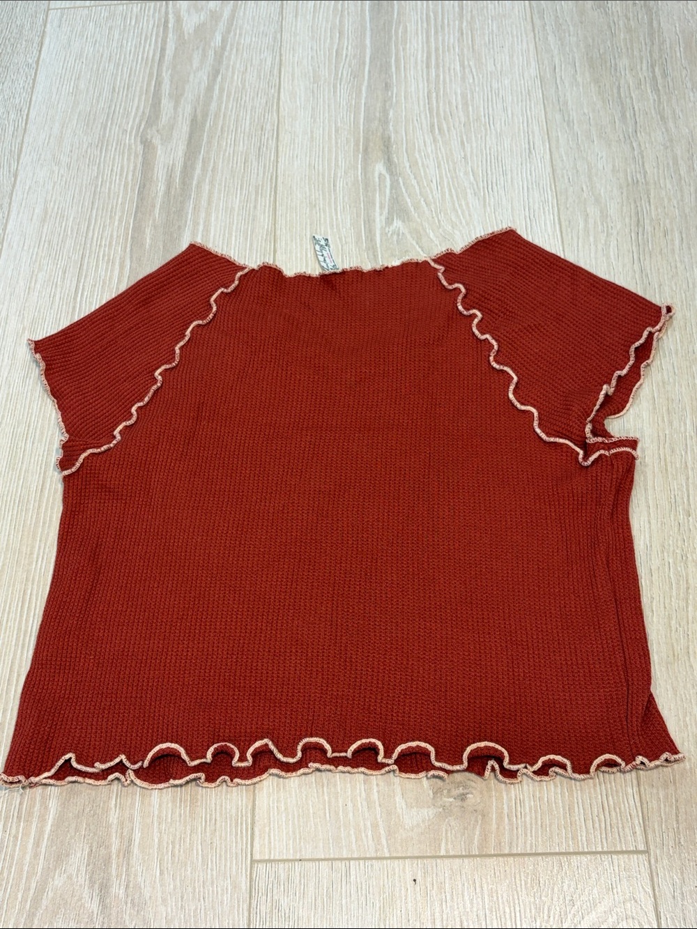 Rust Contrast-Trim Ribbed Lettuce-Edge Crop Top - Picture 5 of 7